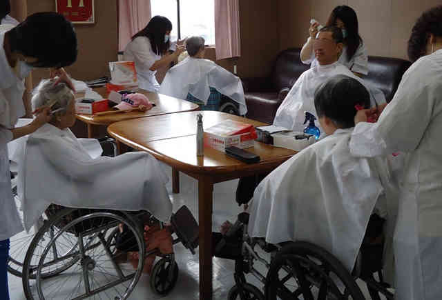 102年度關愛無限 義剪活動